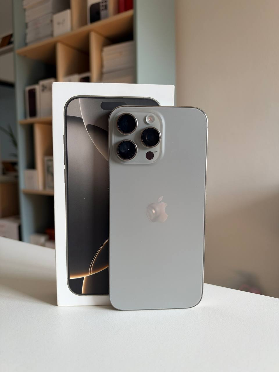 16 Pro Max 256GB | Natural Titanium | 🔋90%